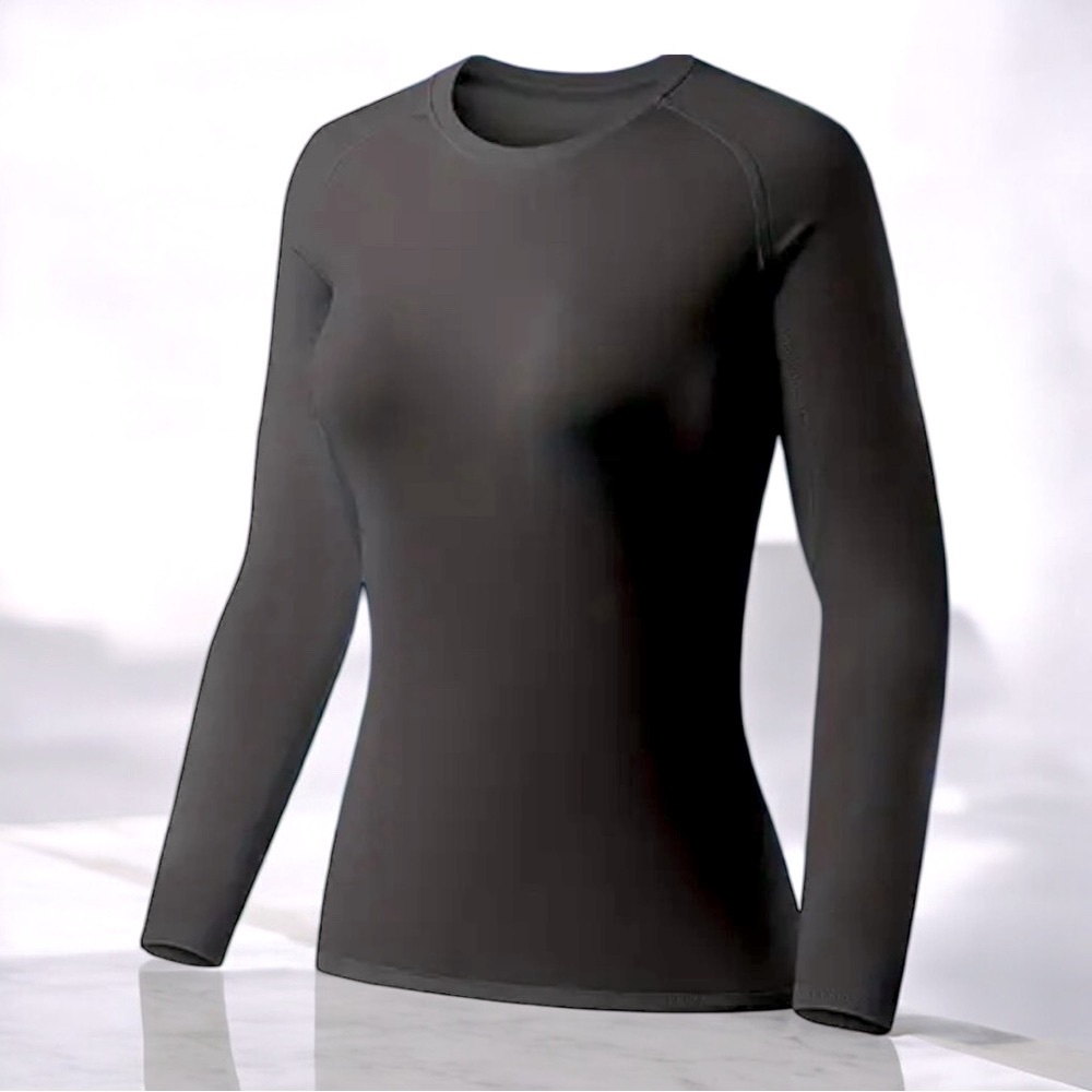 NWOT Women's Long Sleeve Athletic Crew Neck lightweight Shirt Great For Exercise